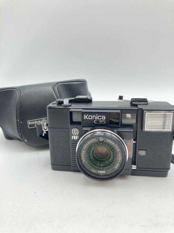 【822】Konica コニカ C35 AF コンパクトフィルムカメラ HEXANON 38ｍｍ F2.8 ジャスピンコニカ カメラ ジャンク 