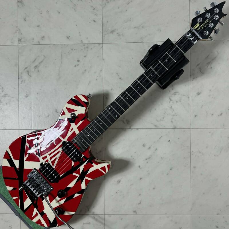 美品 EVH Wolfgang Special Striped Red with Black and White Stripes アーム ソフトケース付