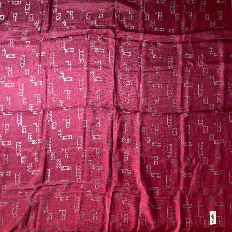 イヴサンローラン　スカーフ　シルク　ボルドー系　約108×106cm　0507-10-03