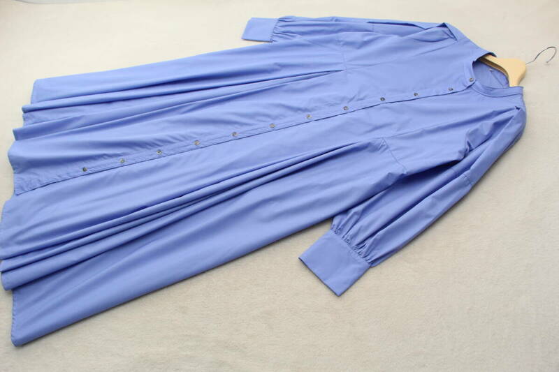 4-1976 新品 タックシャツワンピース ブルーFサイズ