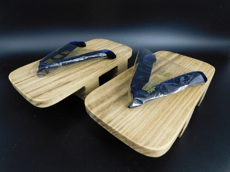 未使用 下駄 連歯下駄 桐製 和装 履物 粋 バンカラ サンダル コスプレ Japanese wooden clogs 
