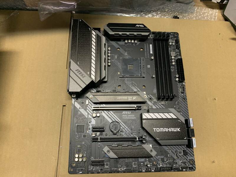 ①★中古品 BIOS確認 MSI MAG B550 TOMAHAWK　マザーボード IOパネル付属★