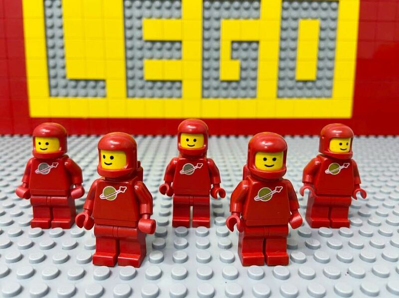 ☆1970年代～☆ レゴ　ミニフィグ　宇宙飛行士　パイロット　赤色　 LEGO 人形 月面探査 レトロ スペースシリーズ　C52714 