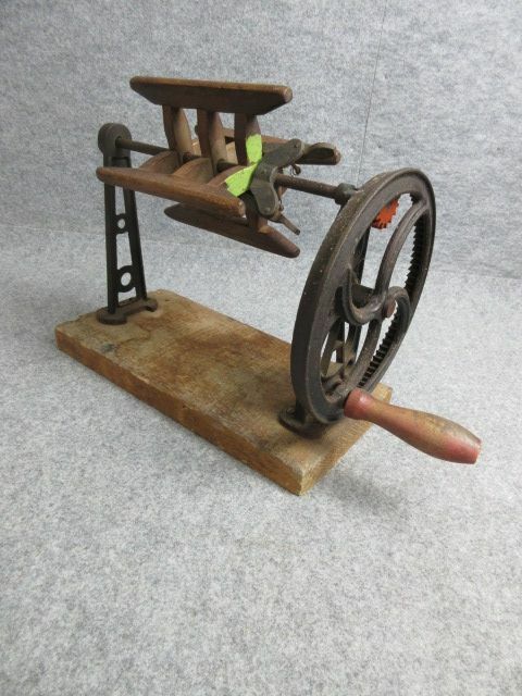 【政】33530 糸繰り機 鉄製 糸車 織機 織物 インテリア 木車