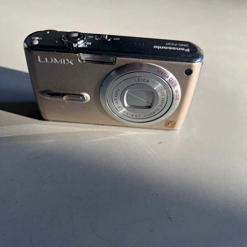 Panasonic LUMIX DMC-FX07 コンパクトデジタルカメラ 起動確認済み