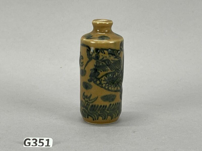 庄梅G351-60 中国美術　鼻煙壺　時代物　古美術