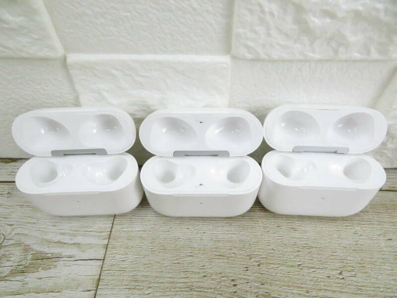 5J401NZ◎充電ケースのみ　Ａpple AirPods 第3世代 ケース A2566 イヤホン無し　3点セット◎中古品