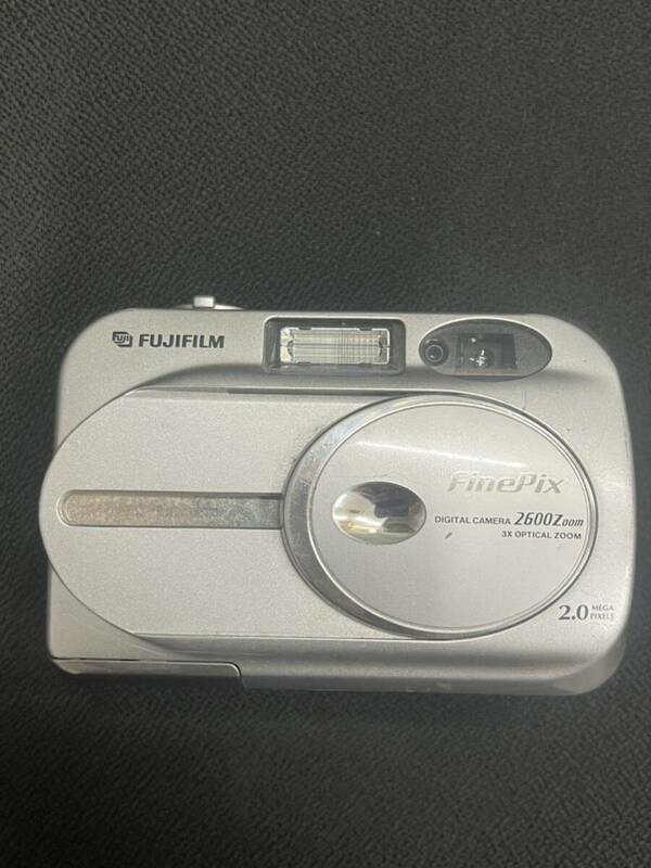 FUJIFILM Fine Pix 2600 zoom コンパクトデジタルカメラ デジカメ フジフィルム ジャンク 