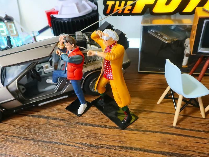 バックトゥザフューチャー BTTF 1/18 フィギュア マーティとドク マイケルJフォックス クリストファーロイド