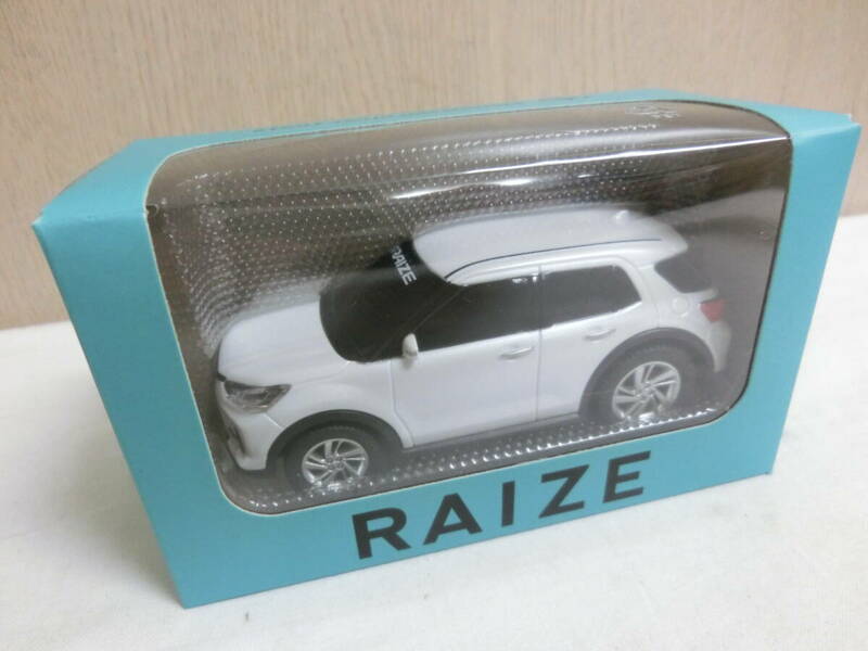 ★未使用・非売品★TOYOTA RAIZE トヨタ ライズ プルバックカー ミニカー 白 ホワイト