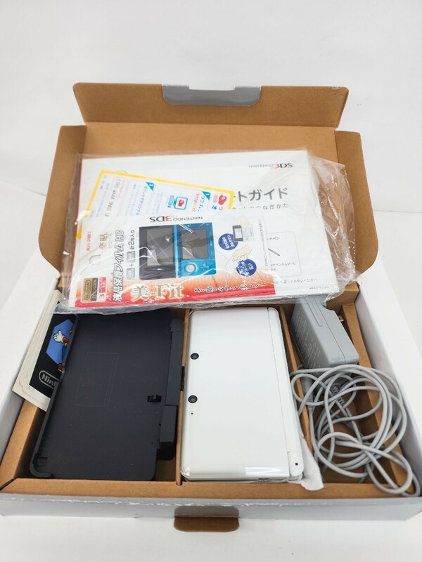 任天堂 Nintendo ニンテンドー3DS本体#k1599