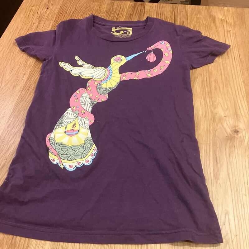 Made in USA threadless 中古 Tシャツ M 送料¥185半袖Tシャツ USA製 小さなシミあり　紫