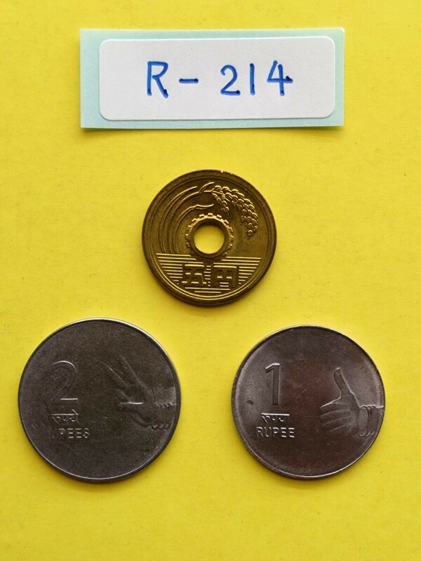 外国コイン　インド　(Rー２１４)　２ルピー硬貨　１ルピー硬貨　２０１０年　おまとめ　