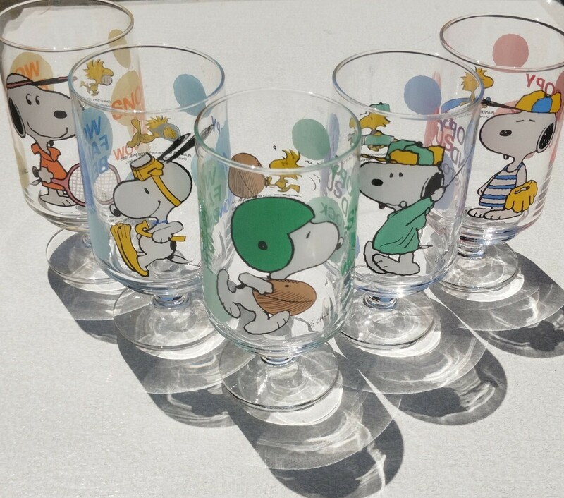 未使用*SNOOPY*スヌーピー*ウッドストック*脚付きグラス*グラス*コップ*ガラス*５客セット*キャラクター*ヴィンテージ*スポーツ柄*レトロ*