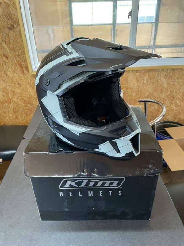 Klim F3 ヘルメット 軽量 Lサイズ 新品 未使用品 スノーモービル クライム 札幌近郊手渡し可