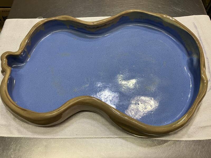 古い時代の瓢箪型水盤、焼き物陶器製、珍品、貴重品、秘色窯造、窯印有り、青色が綺麗です、陶芸、水盤、華道、瓢箪型、