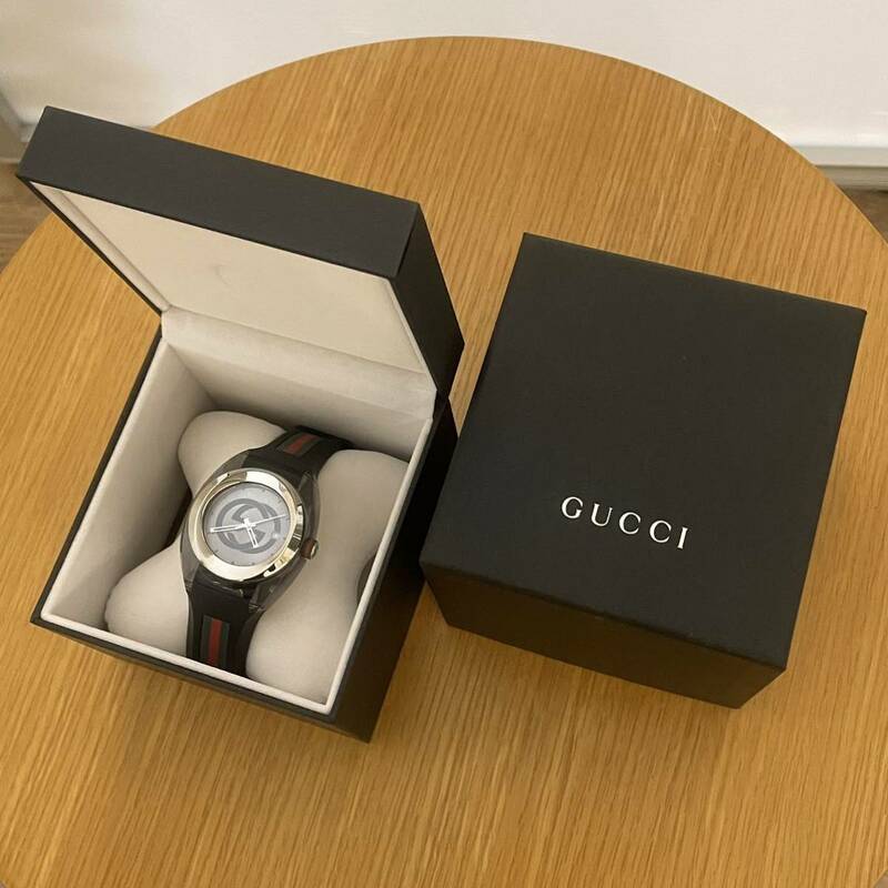 ◆ GUCCI グッチ 腕時計 SYNC シンク 137.1/YA137116 デイト クォーツ メンズ シルバー×ブラック 箱付 可動品◆