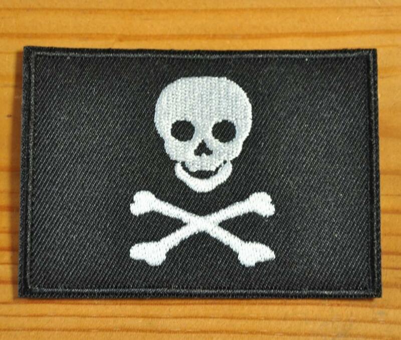 英国 インポート アイロン ワッペン 海賊旗 クロスボーンスカル 骸骨 ドクロ 海賊 パイレーツ イギリス UK ENGLAND イングランド