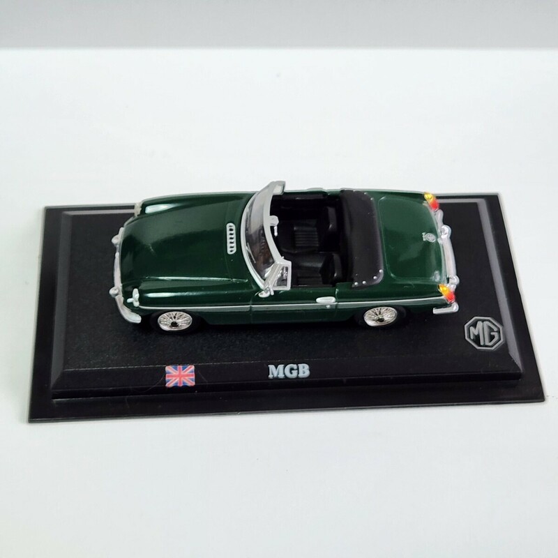 ミニカー MGB デルプラドカーコレクション 世界の名車コレクション グリーン スケール1/43 ケース付き 