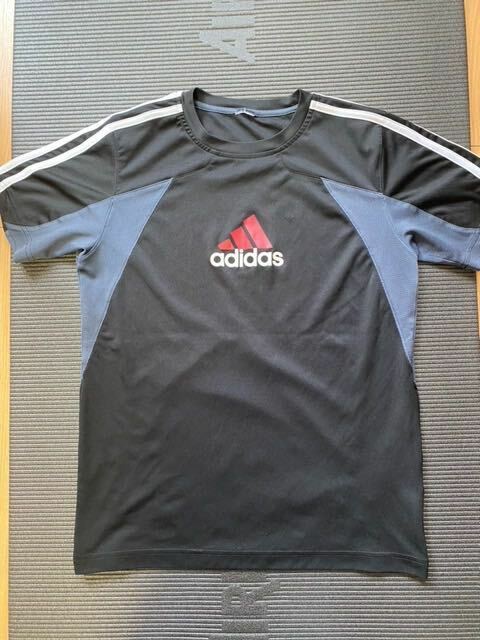 adidas アディダス 半袖ドライTシャツ 黒×グレー ジュニア150サイズ　キッズ　サッカー　スポーツ 男の子 