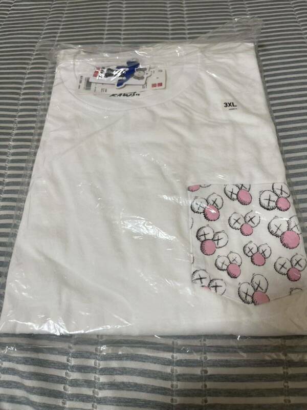 UT ユニクロ　カウズコラボ ポケTシャツ　3XL