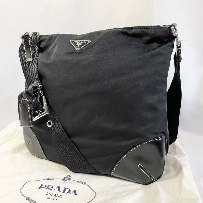 【美品】 正規品 保存袋付き PRADA プラダ ショルダーバッグ 三角ロゴプレート 肩掛け 斜め掛け ポシェット サコッシュ 黒 ブラック かばん