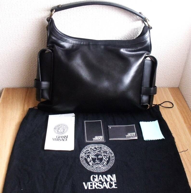 ジャンニヴェルサーチ GIANNI VERSACE　カーフスキンハンドバッグ　黒　希少品　ヴィンテージ　長期保管品