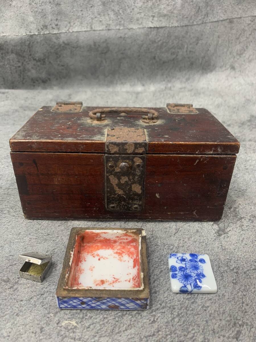 【 レトロ アンティーク 和製 小物入れ ＋α 】木製 金具 小物 収納箱 インテリア 骨董 陶器