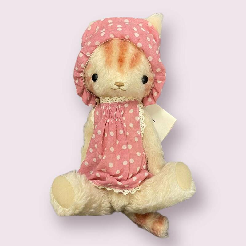 【中古品】トラ猫の女の子 Bear's Kitchen 2007年 日本人 テディベア 作家 いわさき ちより A63622RZZ