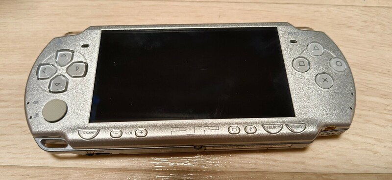 SONY PSP-2000 本体 シルバー プレイステーションポータブル プレステ PlayStation Portable 送料無料