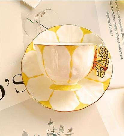 Aynsley エインズレイ　イギリス　洋食器　茶器　蝴蝶柄　蝶々　カップ＆ソーサー　2点セット　お祝い　プレゼント　イエロー