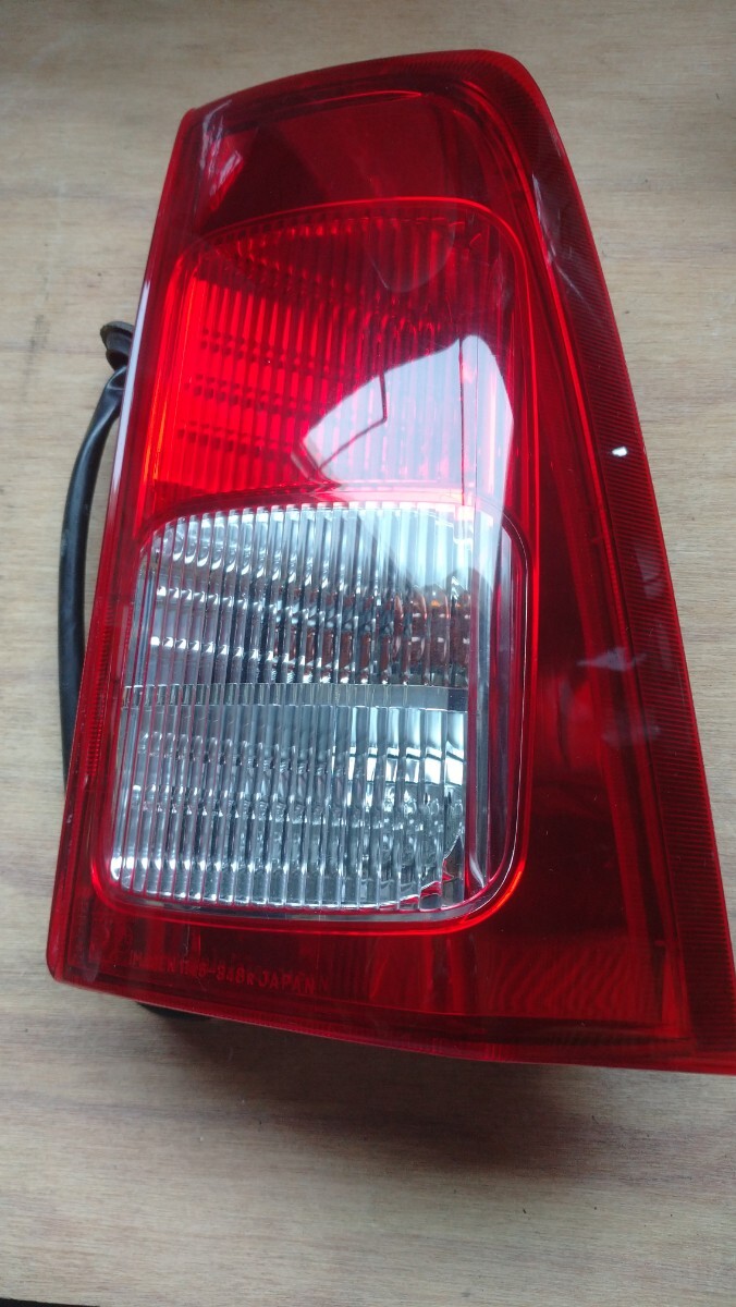 (038-80-F2) トッポBJ H42A中古 純正右テールライト 1146-348R