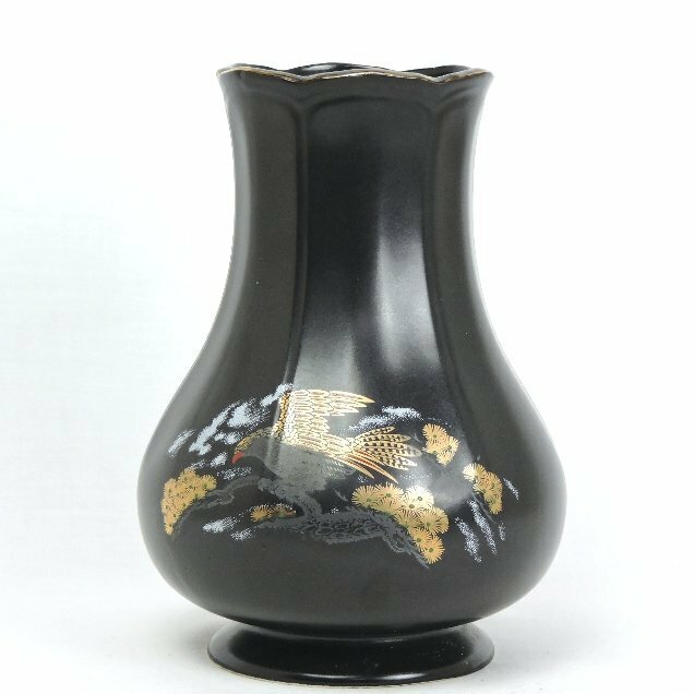 【中古美品】花瓶 金彩 黒 松 鷹 花入 花器 全長約19.5cm 本体のみ