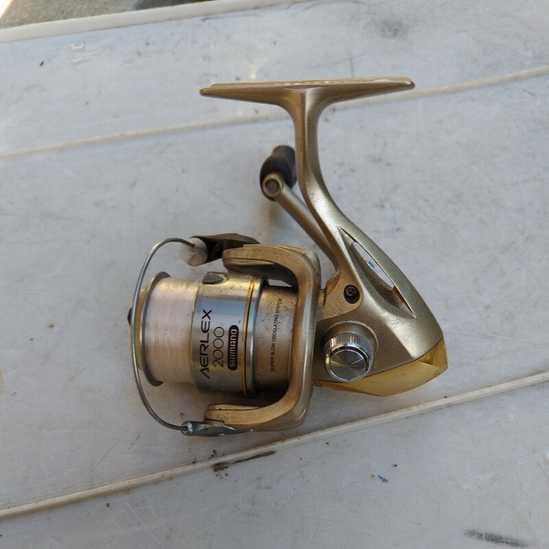 AERLEX 2000 スピニングリール　Shimano　(中古)