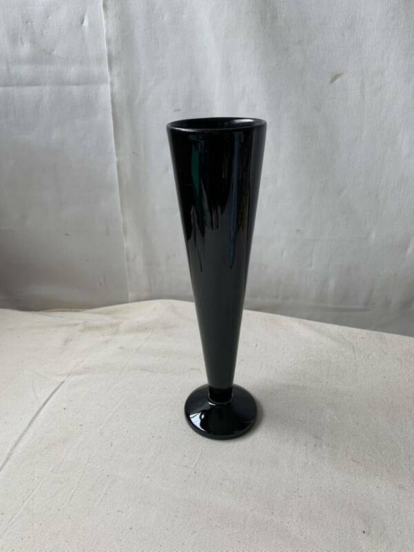 美品 デザインが素敵な黒い色ガラスの花瓶花器 硝子アンティークビンテージ古道具コレクションインテリアディスプレイレトロフラワーベース