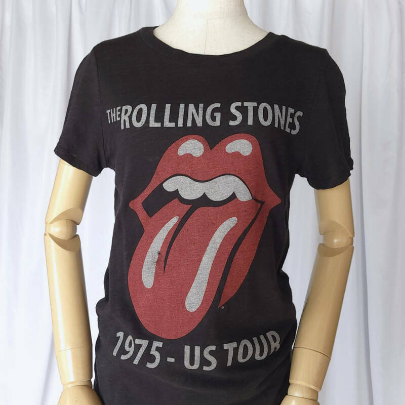 YHqyy/SMサイズ/the rolling Stones ローリングストーンズ 半袖Tシャツ 黒(ブラック)系 USED 古着 ロックバンド バンT 1975-US TOUR