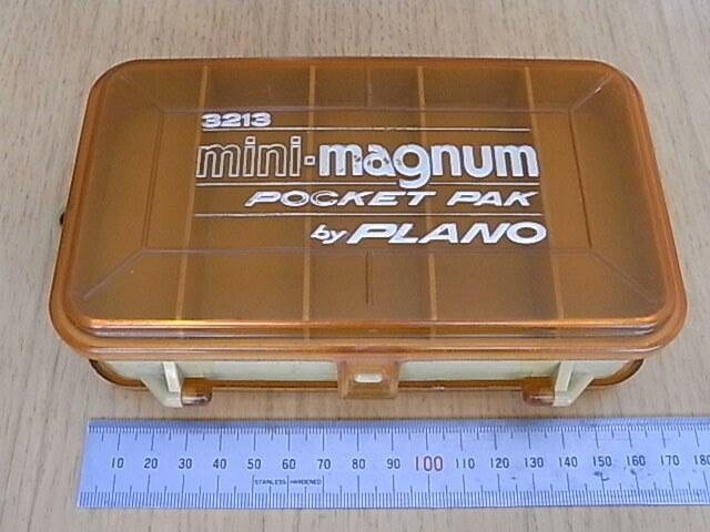 プラノ ミニ-マグナム 3213　PLANO mini-magnam POCKET PAK by PLANO ルアーボックス