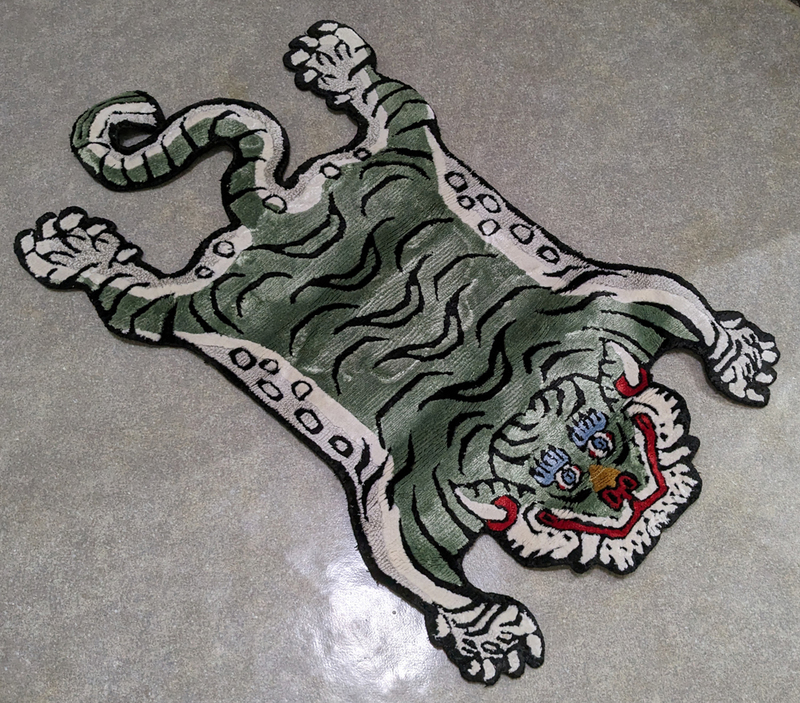 本物 シルク Mサイズ 76cm ネパールタイガー チベタンタイガー ラグ チベット絨毯 チベットラグ トラ ラグマット チベタンラグ NIGO APE