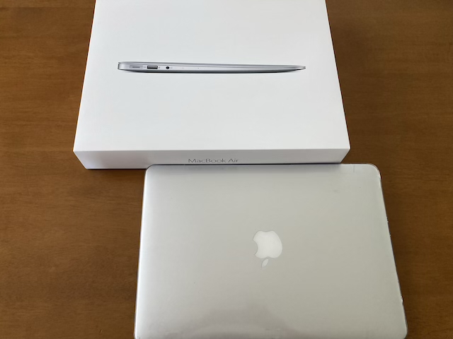 MacBook Air(13-inch, Early 2015)/マックブックエア/本体とアダプタのセット/SSD:128GB/13インチ/アーリー2015/SDカード挿入可能
