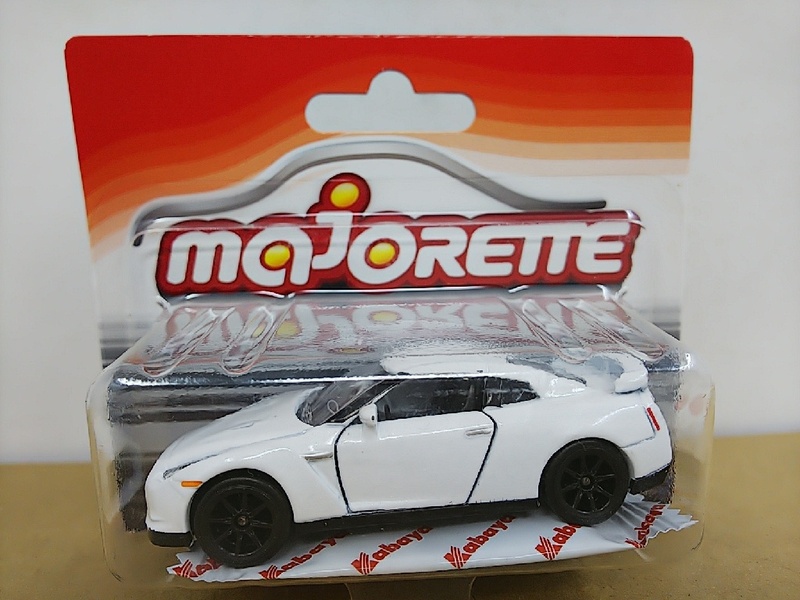 ■ Majoretteマジョレット 日産 GT-R ニッサン ホワイト ミニカー