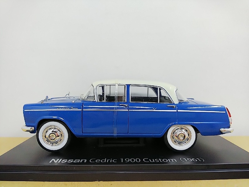 ■ アシェット 1/24 NISSAN Cedric 1900 Custom (1961) ブルー×ホワイト 日産セドリック ダイキャストモデルミニカー