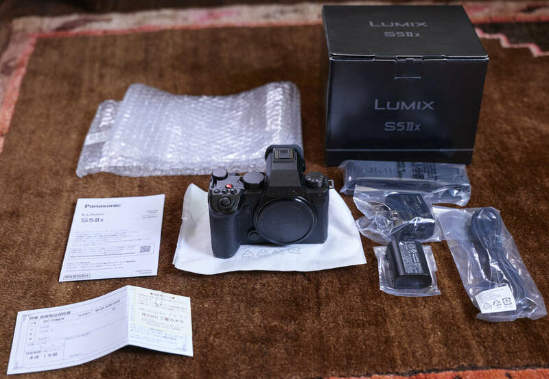 付属品完備 ほぼ新品 LUMIX S5IIX S5M2X ボディ DC-S5M2X Panasonic パナソニック フルサイズ ミラーレス カメラ ライカLマウント
