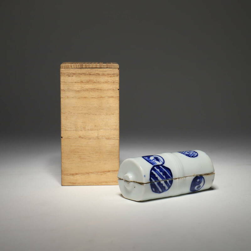 香合 染附 瓷器 共箱 在銘 骨董 美術品 古美術 時代品 時代物 茶道具 煎茶道具 