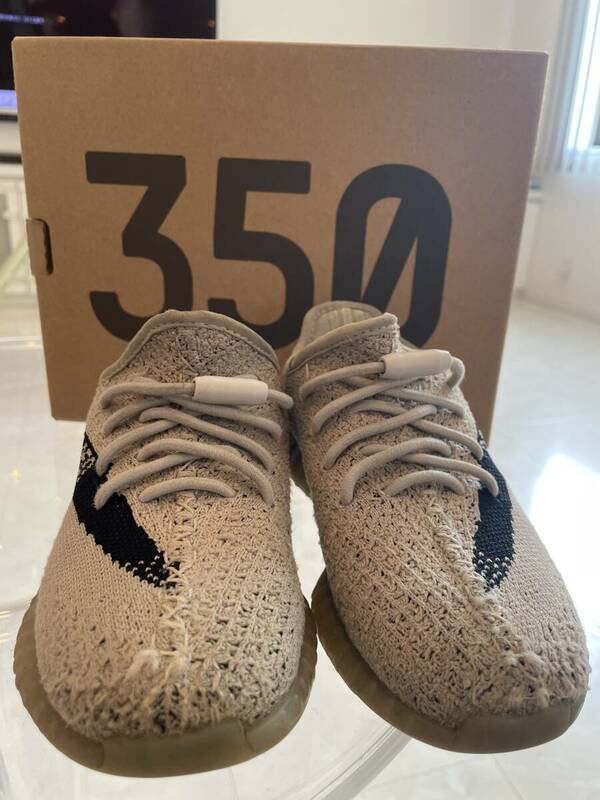 adidasアディダス　yeezy boost 350 v2kids キッズ18cm 定価27500円　中古　ベージュに黒　SPLY-350男の子スニーカー　カニエyzy