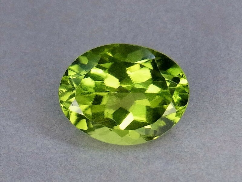 《Gem Force》高品質！アリゾナペリドット 2.24CT ルース