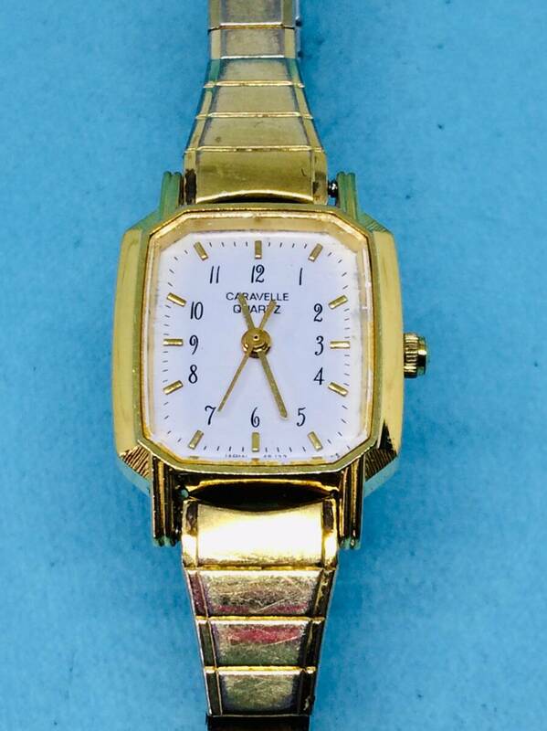 (G48)USA(*'▽')ブローバ・キャラベル（電池交換済み）ゴールド・レディス腕時計USED（送料全国一律185円）しゃれた時計です。