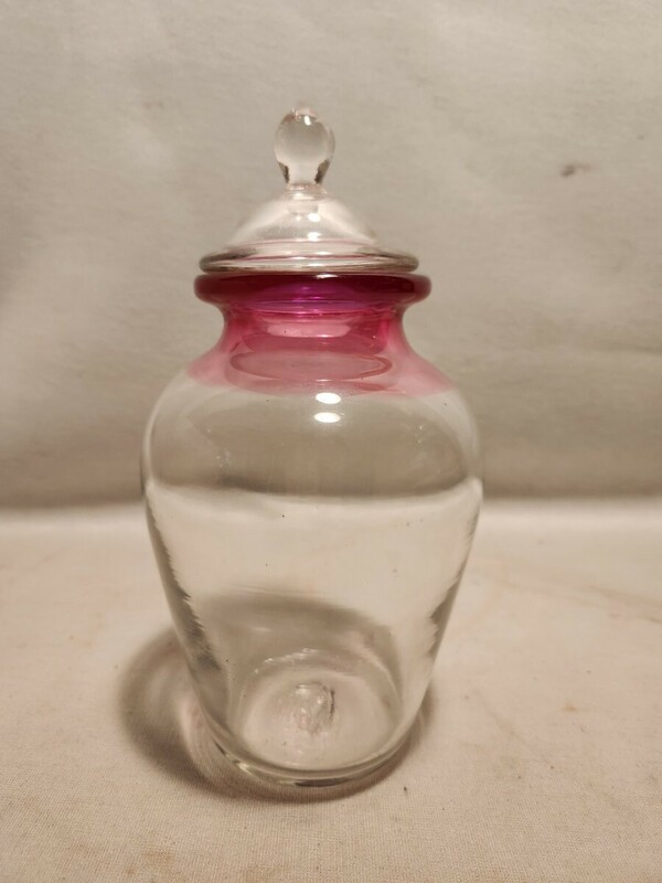 明治時代　金赤　吹きガラス　菓子瓶　ガラス瓶 蓋付 保存瓶 アンティーク レトロ 保存容器 ガラス製