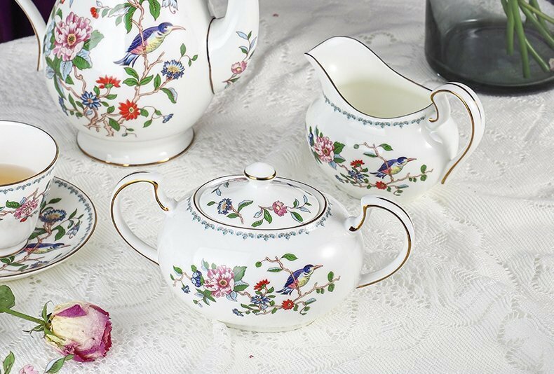 Aynsley エインズレイ　イギリス　洋食器　茶器　花柄　ミルクポット　単品　お祝い　プレゼント　