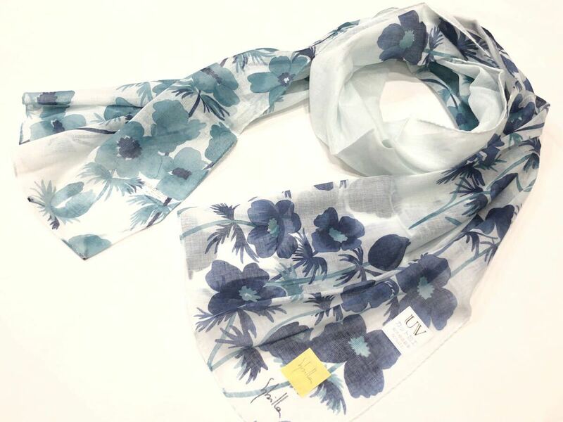 シビラ　新品　薄い　ストール　UV加工 藍色　花柄