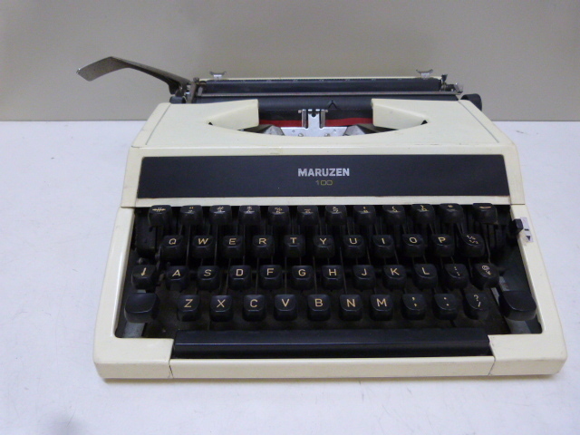mic.10 アンティーク　タイプライター　ジャング　ＭＡＲＵＺＥＮ100 古い雑貨　レトロ　（現状品） お店のディスプレイなどに